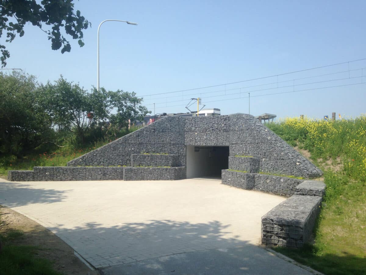 br111